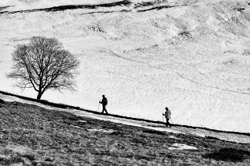 foto-bianco-nero-neve-scalatori-sport-outdoor-pietro-cappelletti-fotografia